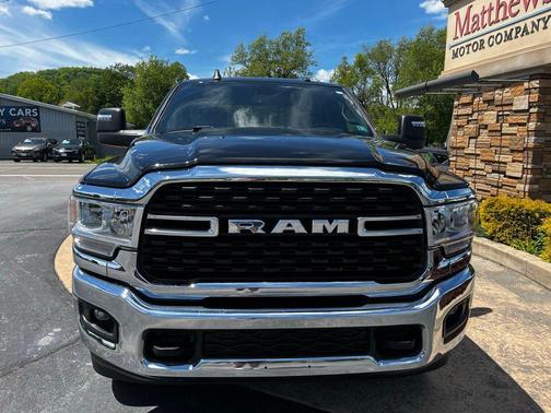 Diamond Black Crystal Pearlcoat 2024 RAM 2500 Big Horn Crew Cab 4x4 6'4' Box