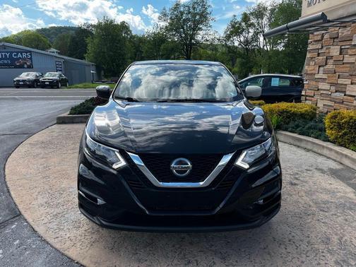 Magnetic Black Pearl 2020 Nissan Rogue Sport S