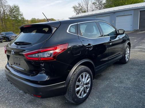 Magnetic Black Pearl 2020 Nissan Rogue Sport S
