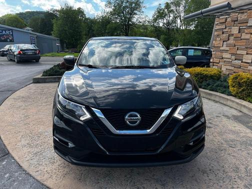 Magnetic Black Pearl 2020 Nissan Rogue Sport S