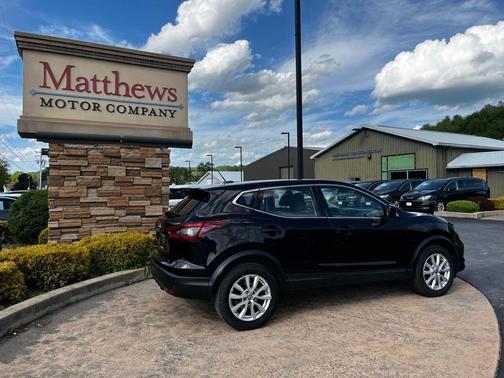 Magnetic Black Pearl 2020 Nissan Rogue Sport S