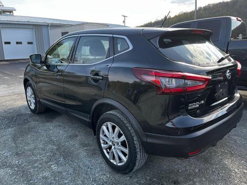 Magnetic Black Pearl 2020 Nissan Rogue Sport S