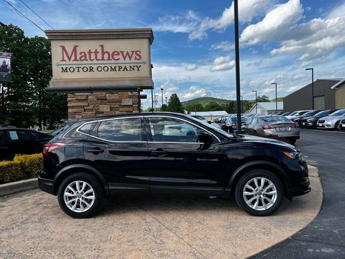 Magnetic Black Pearl 2020 Nissan Rogue Sport S