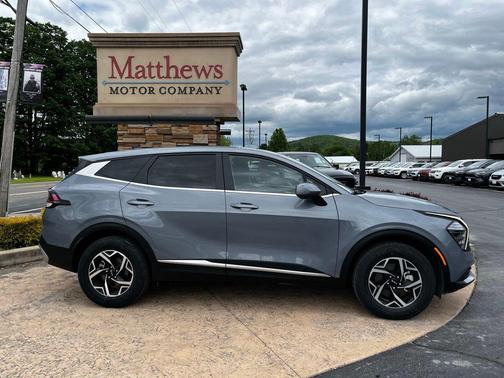 Everlasting Silver 2025 Kia Sportage LX