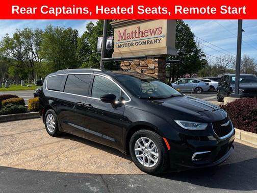 Brilliant Black Crystal Pearlcoat 2022 Chrysler Pacifica Touring L