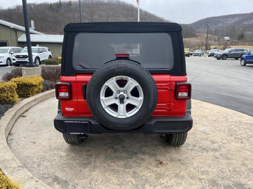 2022 Jeep Wrangler Unlimited Sport