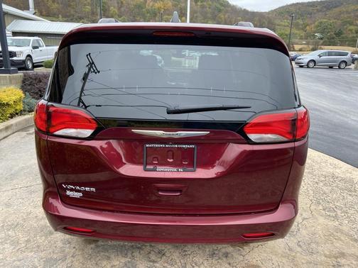2021 Chrysler Voyager LXI