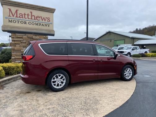 2021 Chrysler Voyager LXI