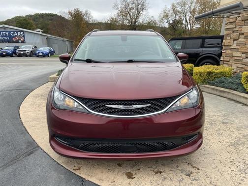 2021 Chrysler Voyager LXI