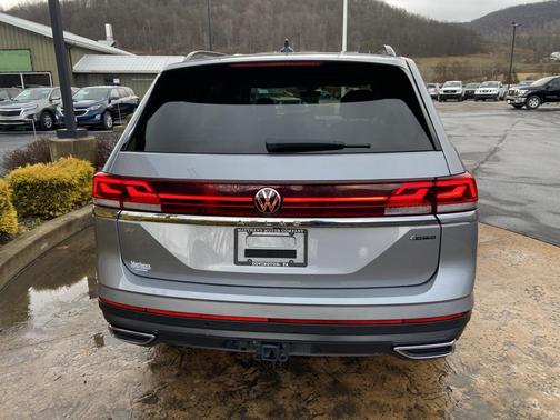2024 Volkswagen Atlas 2.0T SE w/Technology 4MOTION