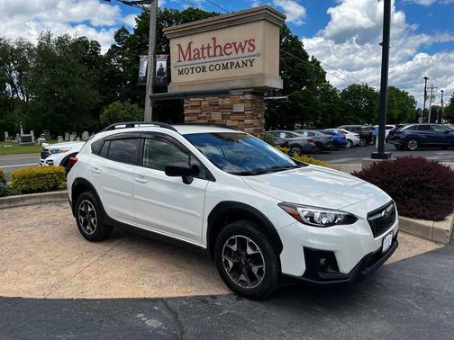 Crystal White Pearl 2019 Subaru Crosstrek 2.0i