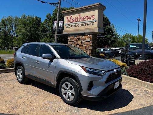 Silver Sky Metallic 2024 Toyota RAV4 LE