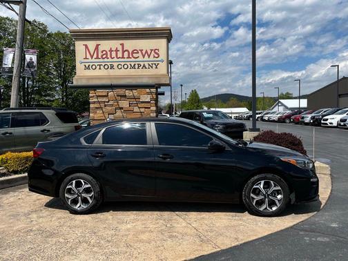 Aurora Black Pearl 2021 Kia Forte LXS