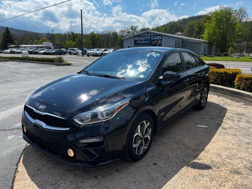 Aurora Black Pearl 2021 Kia Forte LXS