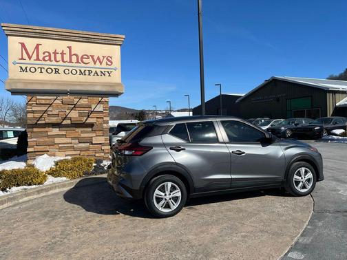 2021 Nissan Kicks S