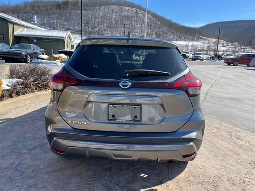 2021 Nissan Kicks S