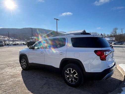 2023 GMC Acadia AWD SLT