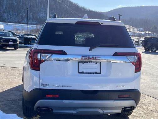 2023 GMC Acadia AWD SLT