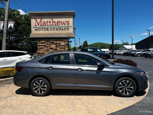 Platinum Gray Metallic 2024 Volkswagen Jetta 1.5T S