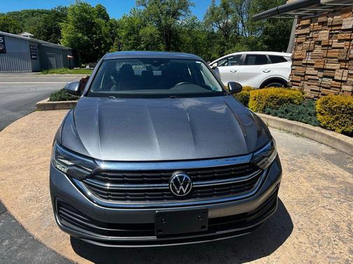 Platinum Gray Metallic 2024 Volkswagen Jetta 1.5T S