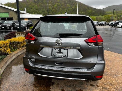 Gun Metallic 2018 Nissan Rogue S