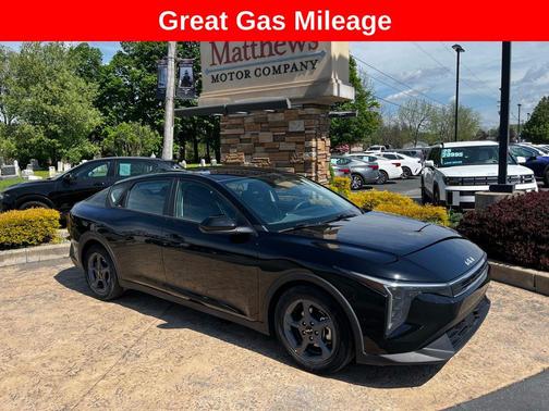 Aurora Black Pearl 2025 Kia K4 LXS