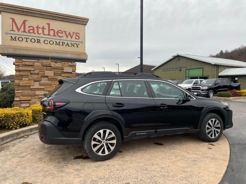 2023 Subaru Outback Base