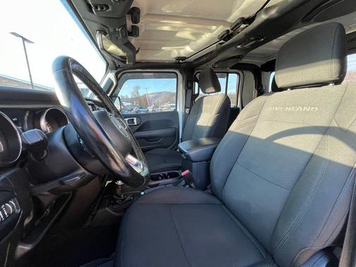 2022 Jeep Gladiator Overland