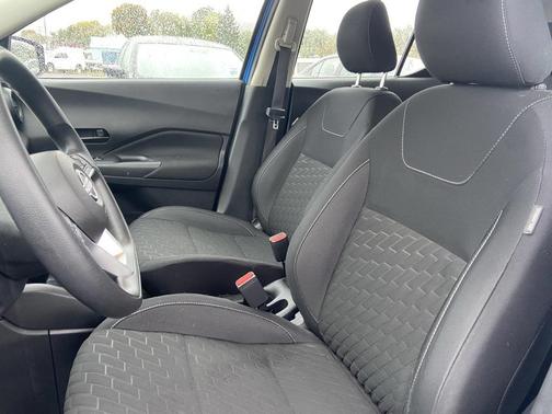 2022 Nissan Kicks S