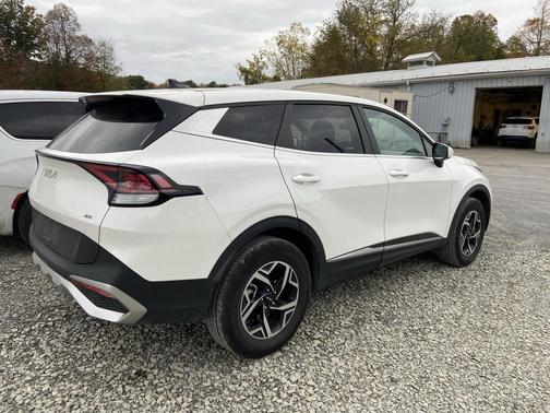 2024 Kia Sportage LX