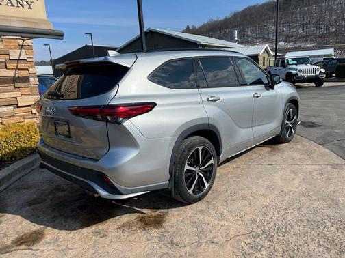 2021 Toyota Highlander XSE