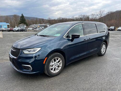 2025 Chrysler Pacifica L