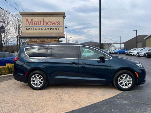 Fathom Blue Pearlcoat 2025 Chrysler Pacifica L