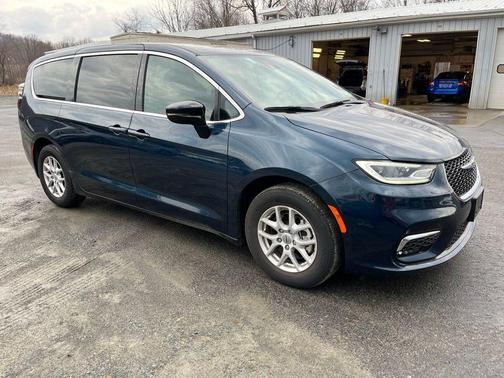 2025 Chrysler Pacifica L