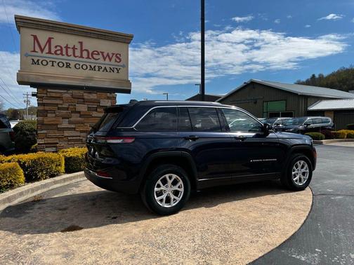 Midnight Sky 2023 Jeep Grand Cherokee Limited