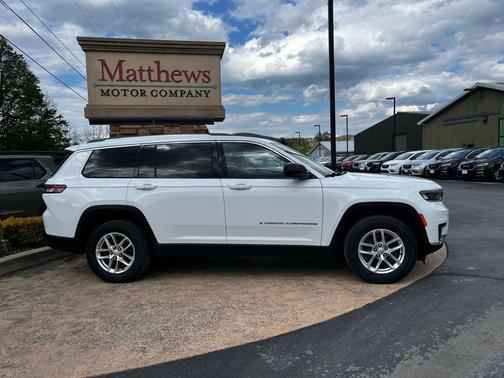 Bright White Clearcoat 2022 Jeep Grand Cherokee L Laredo
