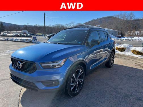 Blue Metallic 2019 Volvo XC40 T5 R-Design