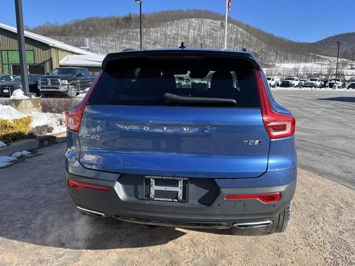 2019 Volvo XC40 T5 R-Design