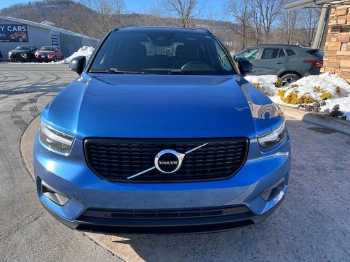 2019 Volvo XC40 T5 R-Design