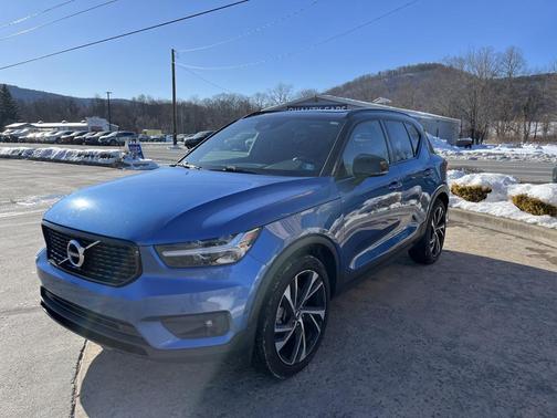 2019 Volvo XC40 T5 R-Design