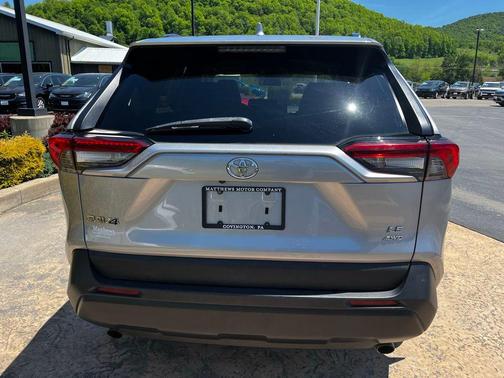 Silver Sky Metallic 2020 Toyota RAV4 LE