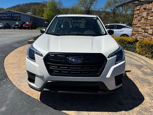 Crystal White Pearl 2023 Subaru Forester Limited