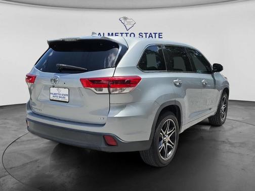 Gray 2018 Toyota Highlander LE Plus