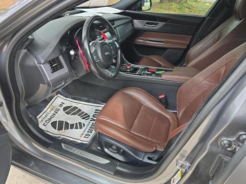 2018 Jaguar XF 25t R-Sport