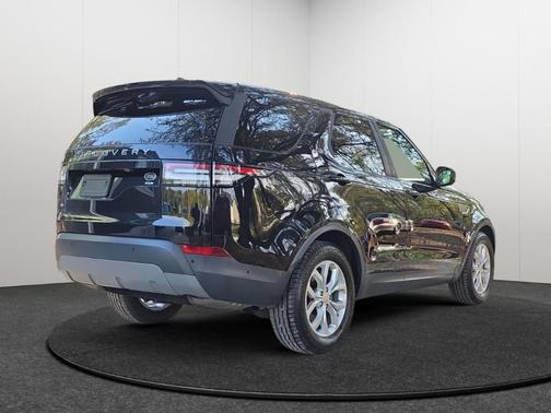 Narvik Black 2020 Land Rover Discovery SE