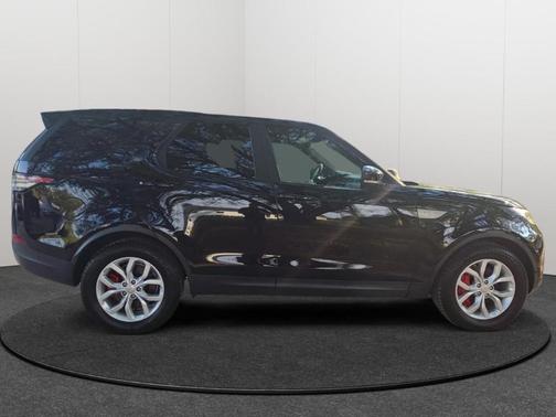 Narvik Black 2020 Land Rover Discovery SE