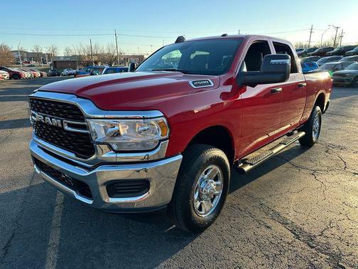 2024 RAM 2500 Tradesman Crew Cab 4x4 6'4' Box