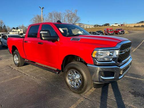 2024 RAM 2500 Tradesman Crew Cab 4x4 6'4' Box