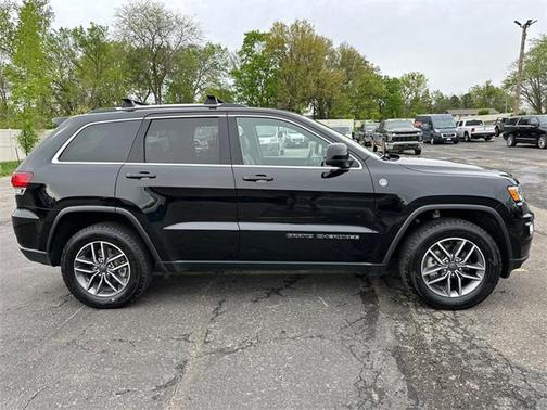 2020 Jeep Grand Cherokee Laredo