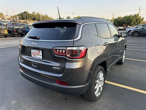 2022 Jeep Compass Latitude Lux